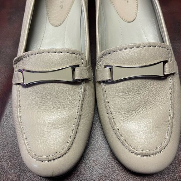 Trotters off white cream loafers flats, size 10 - Picture 5 of 13